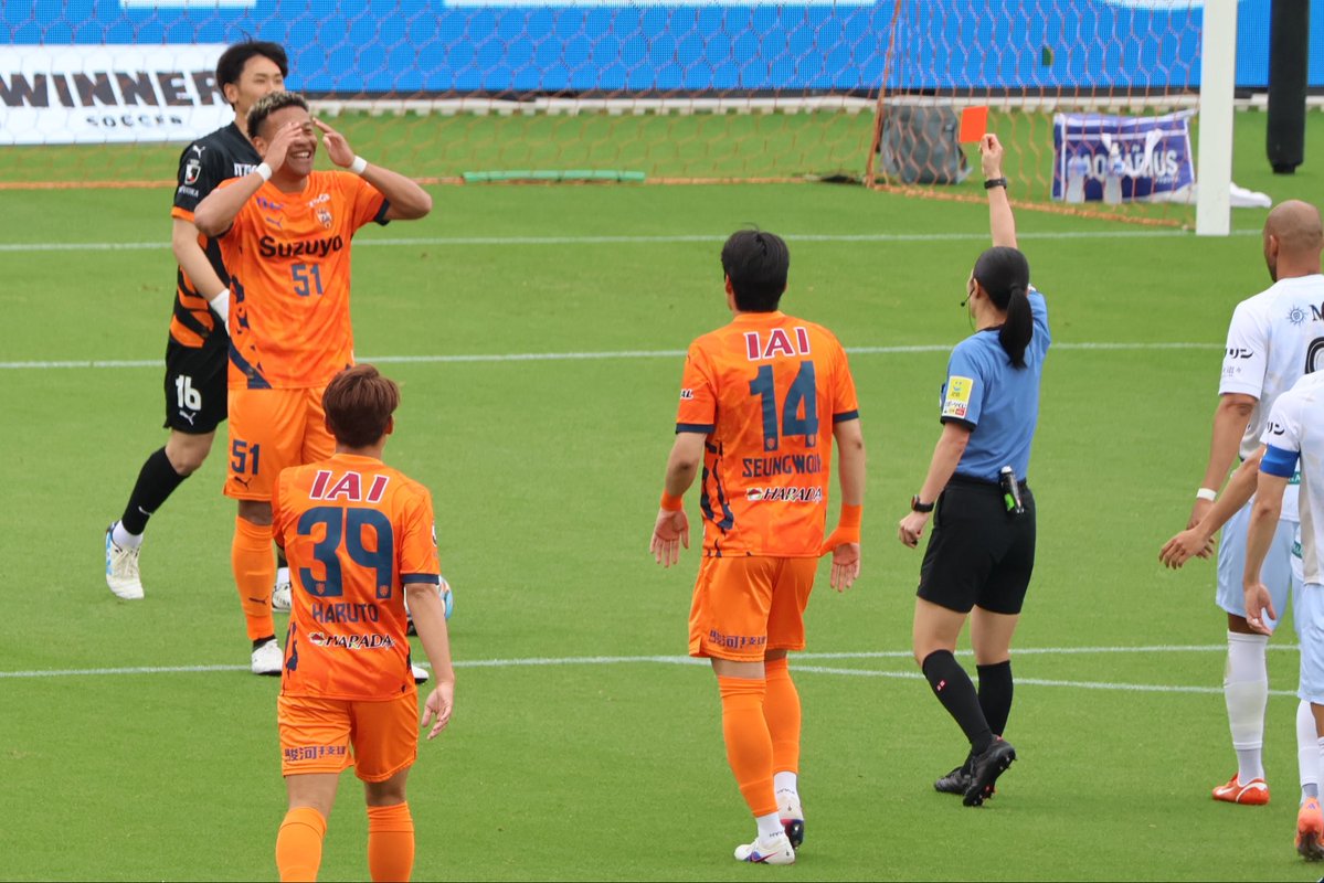 きりん tweet media