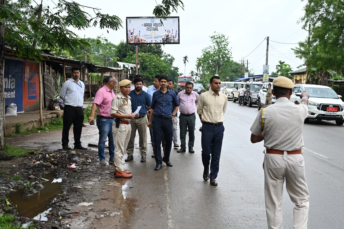 DCKarbiAnglong's tweet photo. DC Karbi Anglong and SSP, with DRSC members, inspected accident-prone stretches along Diphu–Bokajan Road &amp; NH, reviewing safety measures. A review meeting followed to strengthen strategies. District Administration remains committed to reducing accidents and ensuring safer roads. https://t.co/puKBVmETYk