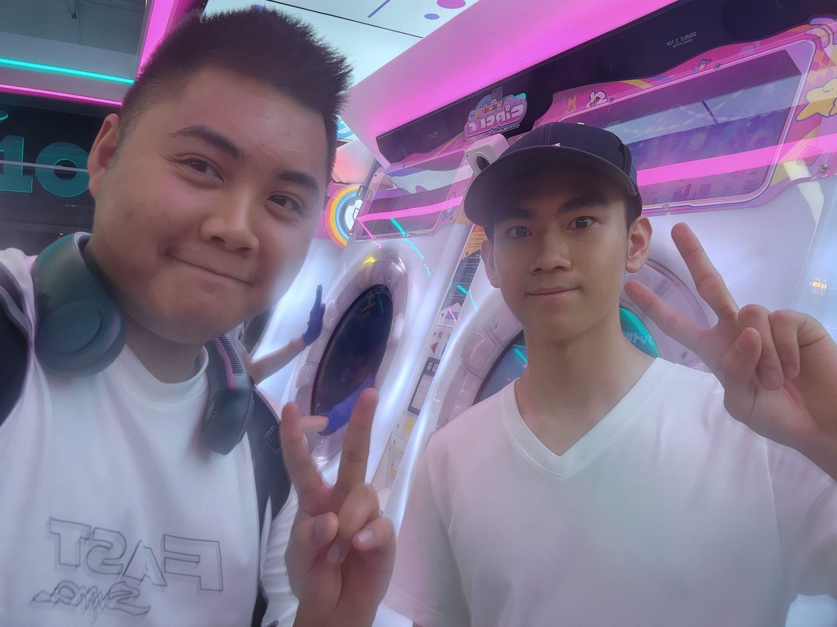 DJLaniDance tweet media