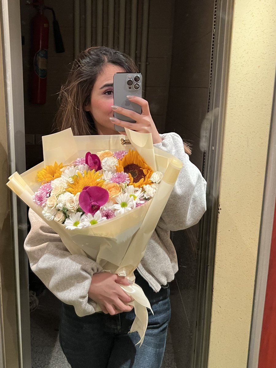 kiana tweet media