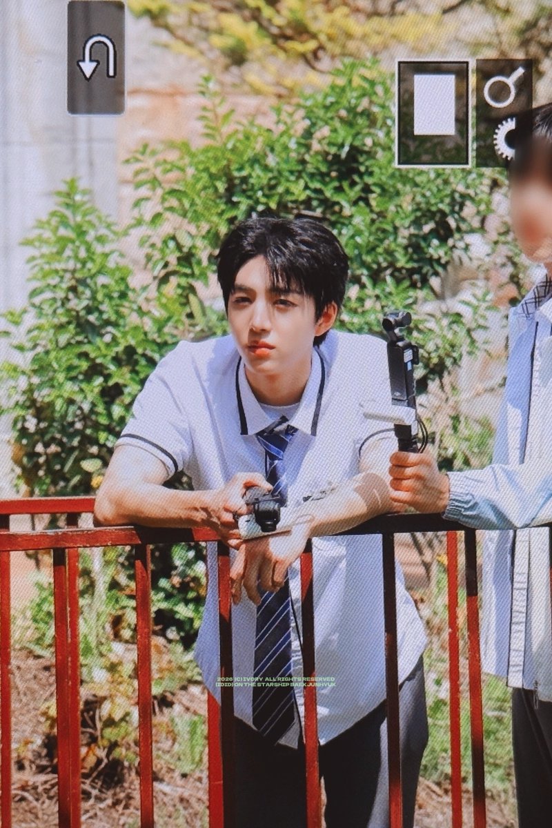 𝗜𝘃𝗼𝗿𝘆 tweet media