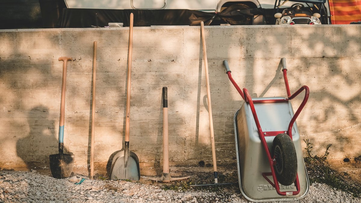 Plentifullyco's tweet image. For the first Twin Cities wave, we're looking for real listings and real feedback: extra seedlings, seed packets, garden tools, herbs, compost, produce, and neighbor-to-neighbor know-how.

#Plentifully #TwinCities #EarlyAccess