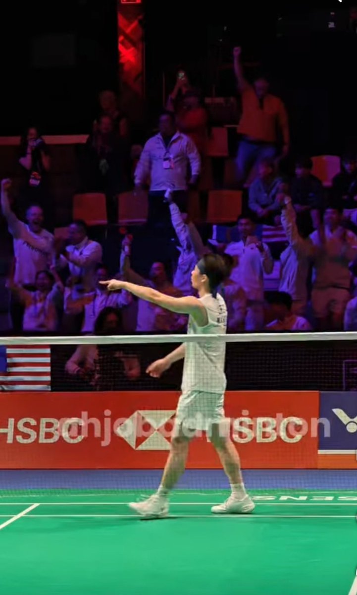 yiii_122 tweet media