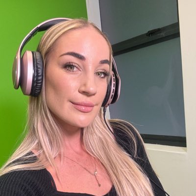 PlayWithMari tweet media