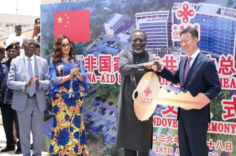 Ivoirowsky's tweet image. Le nouveau siège de la #Cedeao inauguré à #Abuja. Plus grand, plus prestigieux. Vive la #Cedeao !