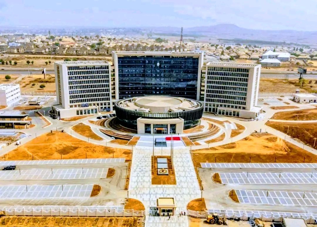 Ivoirowsky's tweet image. Le nouveau siège de la #Cedeao inauguré à #Abuja. Plus grand, plus prestigieux. Vive la #Cedeao !