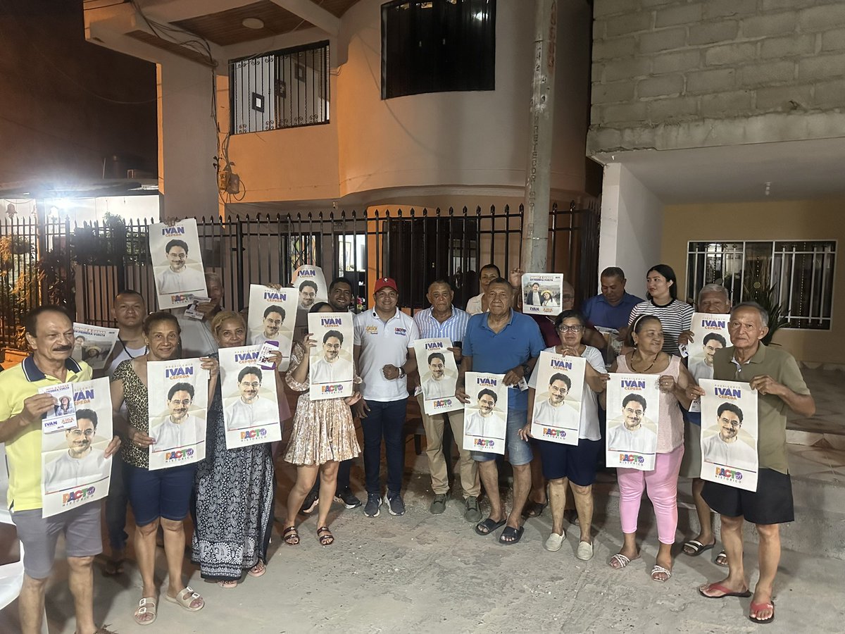 efrainmojicap's tweet image. En los Barrios se Siente el fervor popular para que con @IvanCepedaCast y @aida_quilcue  ganemos en Primera este 31 de Mayo

#VotaPorIvan 

💛💙❤️💚💜

#petro #ivan #pacto #cepeda