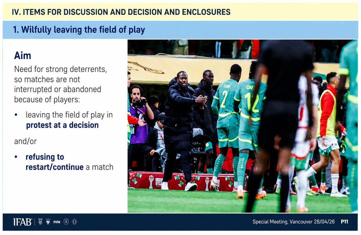 Selon l'IFAB si chère aux sénégalais 🤣,

* joueur qui quitte le terrain pour protester=🟥

*tout membre du staff qui incite les joueurs à quitter le terrain =🟥

*équipe qui provoque l’abandon d’un match=déclarée perdante d’office

Regardez le slide utilisé : sénégal rek 🤣🤣