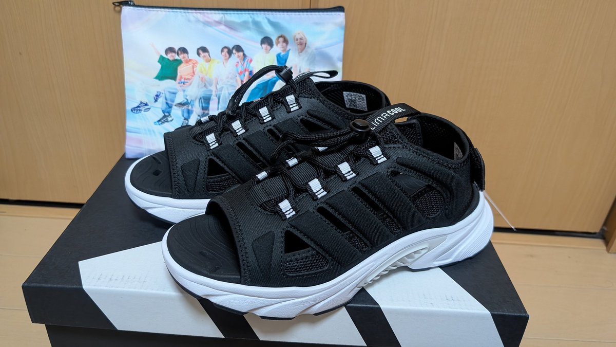 snow11083715's tweet image. サンダル買った！
グラダスと去年のクライマクールは
24.0
サンダルは23.5でぴったり😊

来月のカードの引き落としが怖いので
スニーカーはもう少ししてから買います(笑)

#ABCマート #adidas #CLIMACOOL #timelesz #クライマクール