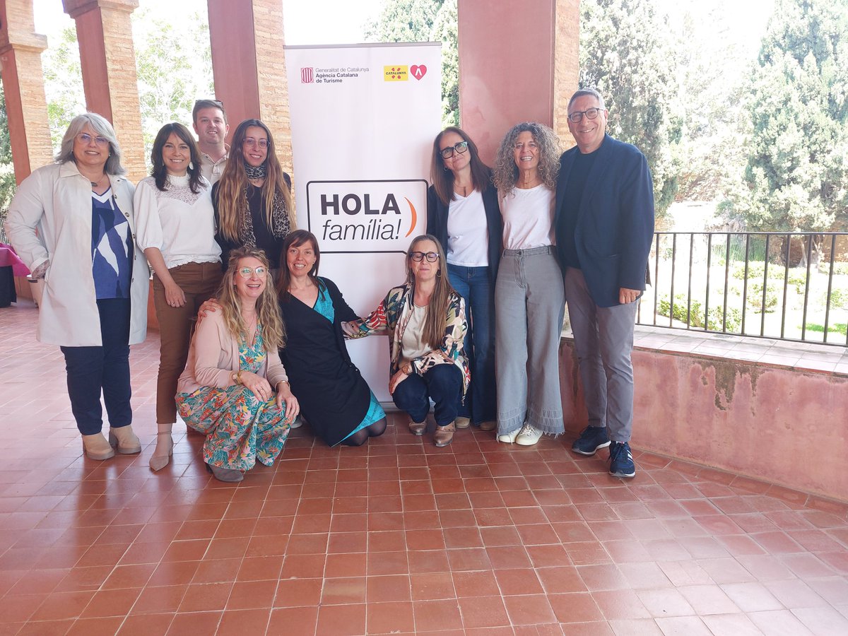 CCGarraf's tweet photo. 📸Aquest dilluns s'han reunit a la Masia d'en Cabanyes les destinacions catalanes que compten amb el reconeixement “Catalunya, HOLA família!” i han pogut conèixer el Centre d'Interpretació del Romanticisme Manuel de Cabanyes CIRMAC https://t.co/yFPAZ5b1rH