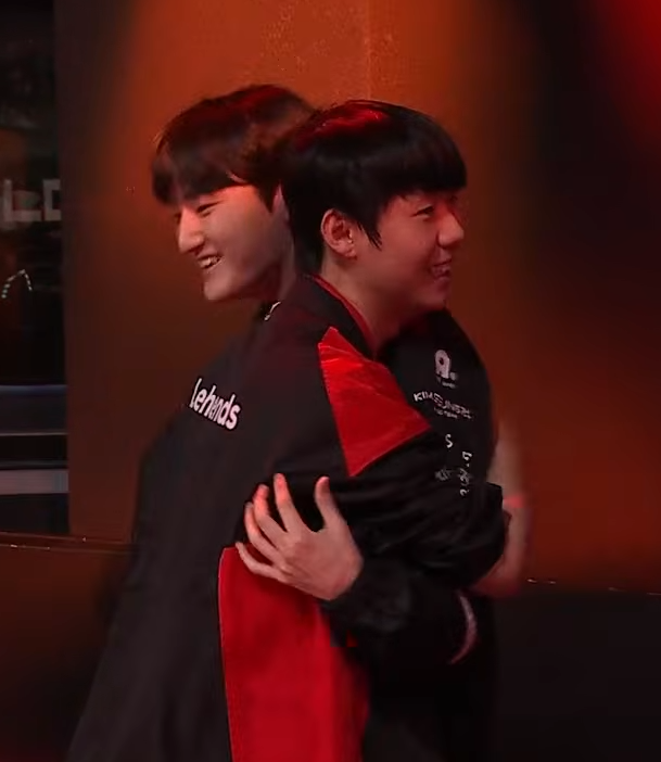 LoL Esports tweet media