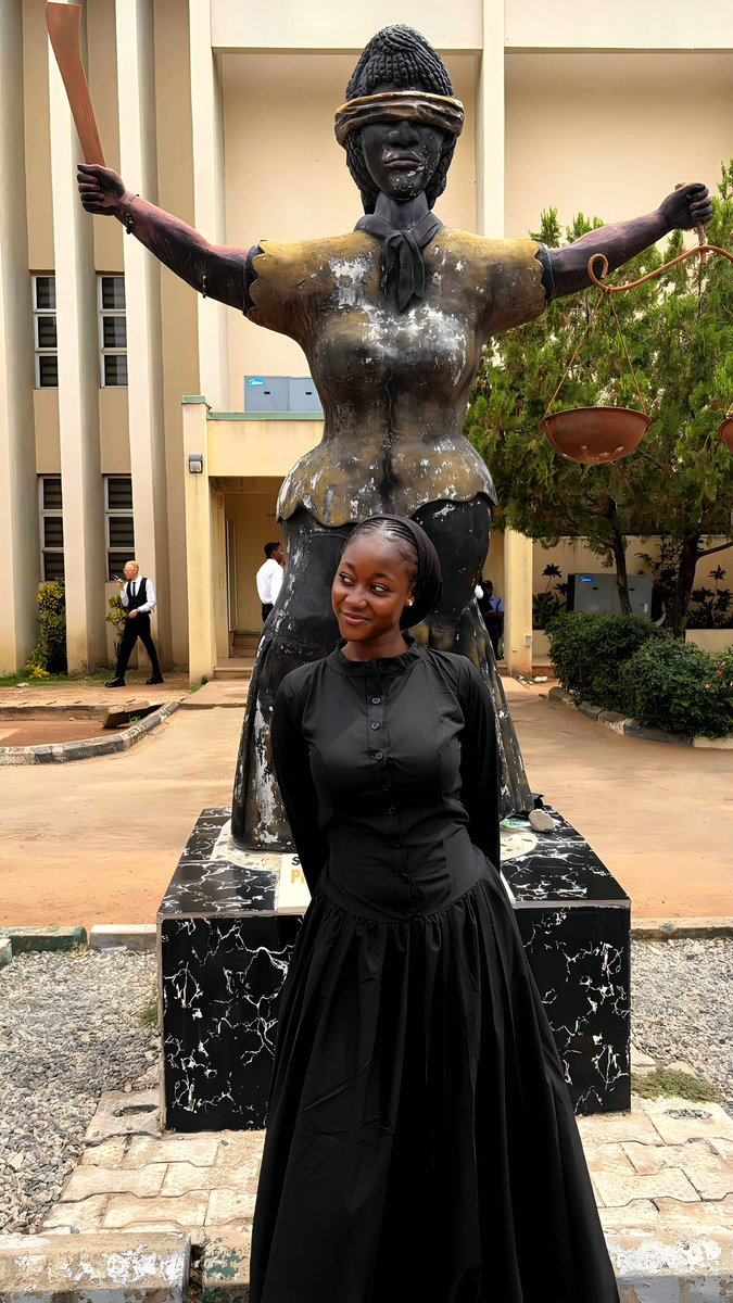 𝑨𝒔𝒑𝒊𝒓𝒂𝒏𝒕 𝒕𝒐 𝒕𝒉𝒆 𝑩𝒂𝒓⚖️ tweet media