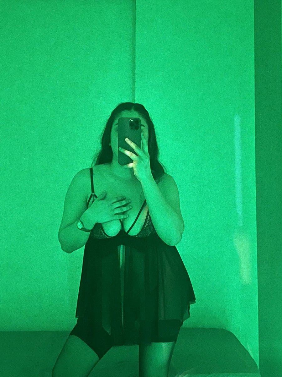 Dolly Hazel tweet media