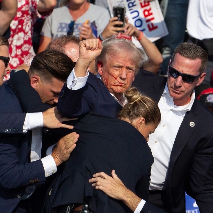 TruthTrumpr0xx's tweet image. Our Trump is immortal!

#Americafirst #Trump #makeamericagreatagain #leader #unitedstates