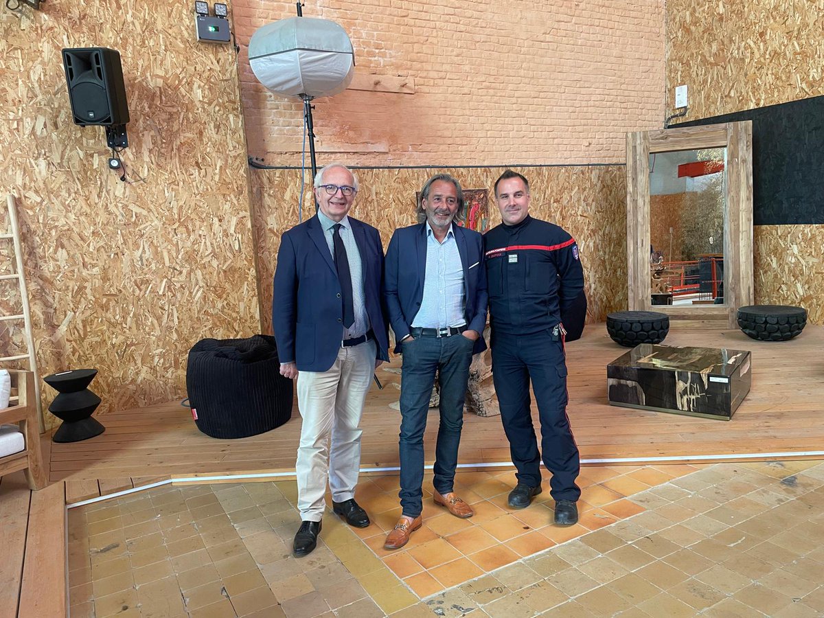 Eric de Valroger tweet media