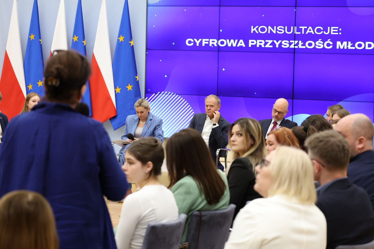 Donald Tusk tweet media