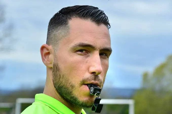 OManiaque's tweet image. Jérémie Pignard sera l'arbitre de Nantes-#OM 

#BeauGosseJePosePourLaPhoto