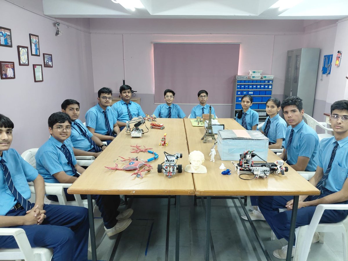 NisargCSC's tweet image. At Nisarg Community Science Centre, Gandhinagar, a meaningful interaction with school students through science activities, along with a special moment of appreciation and recognition. Hillwood School,Gandhinagar. #Atllab #Education #STEM #Inspiration
@InfoGujcost @InfoGujarat