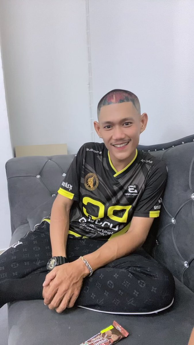 Spkvee's tweet photo. มันไม่มีใครรู้หรอกกก😅😅 https://t.co/zXlsWWDYFh