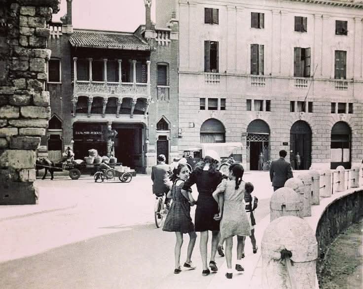 amaveronags1's tweet photo. Verona Retrò
#elcanton de Verona https://t.co/GQyn5WGhQe