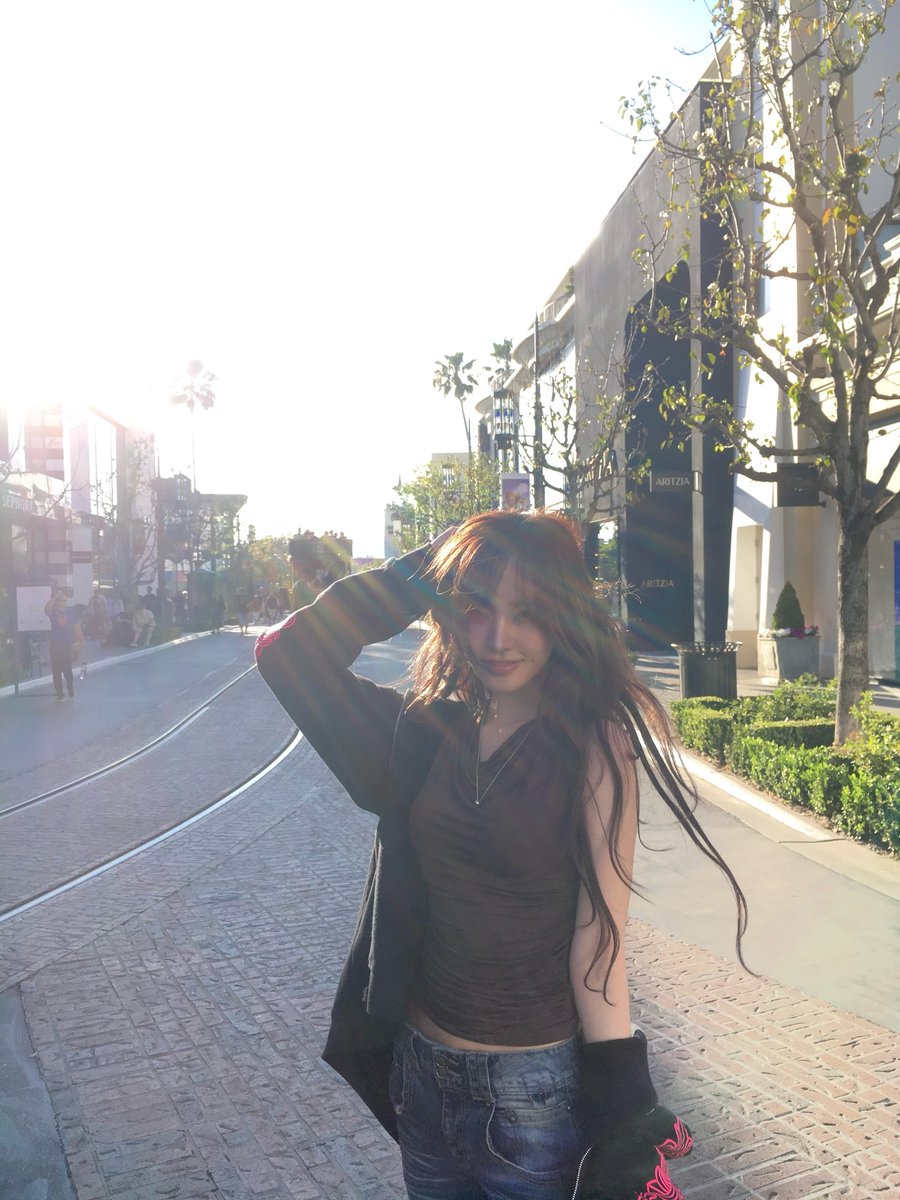 𝑵𝒂𝒖𝒓𝒂 tweet media