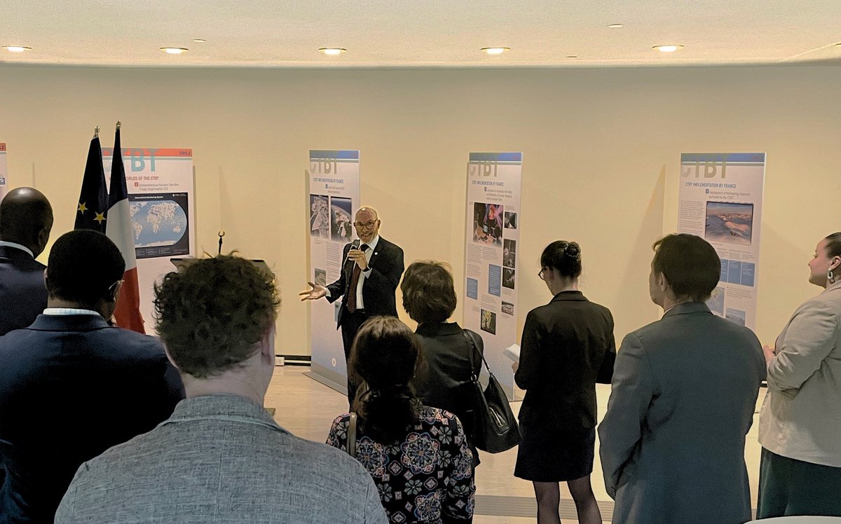 Day 2 at #NPTRevCon brought clear expressions of support for the #CTBT. An <a href="/theELN/">European Leadership Network (ELN)</a> side event explored ways to strengthen the CTBT to safeguard the NPT, followed by the opening of a French 🇫🇷 exhibition marking 30 years since the CTBT opened for signature.