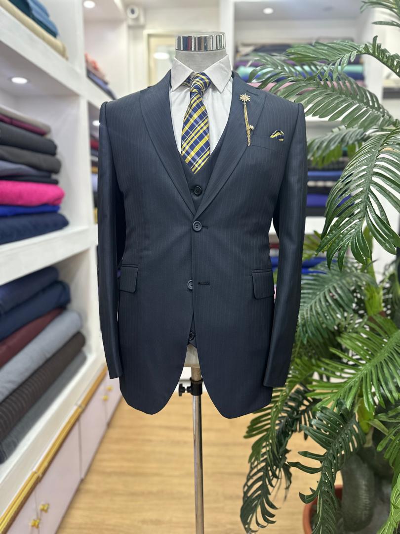 DhkCollectibles's tweet image. Midweek momentum, tailored right.
Clean lines.
Quiet authority. 
No compromise.

🛍dhukecollectibles.com 

#fyp #MensStyle #BespokeMenswear #LuxuryStyle #MidweekMood