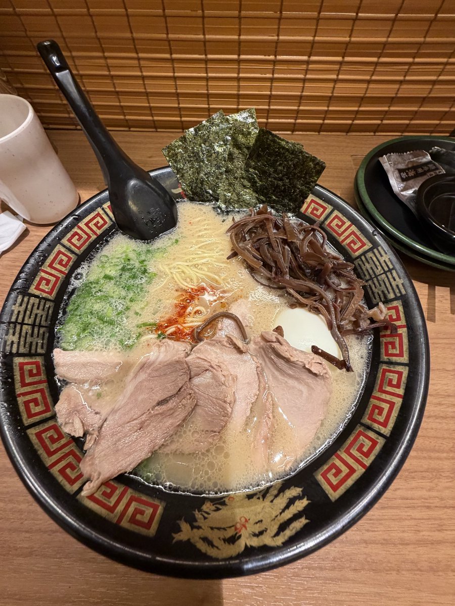 shjpd's tweet photo. 今年初かもしれ一蘭さん🍜
フルトッピングでいただきました。
久々でしたけどやっぱり美味い〜😋 https://t.co/PKQne0z3c8