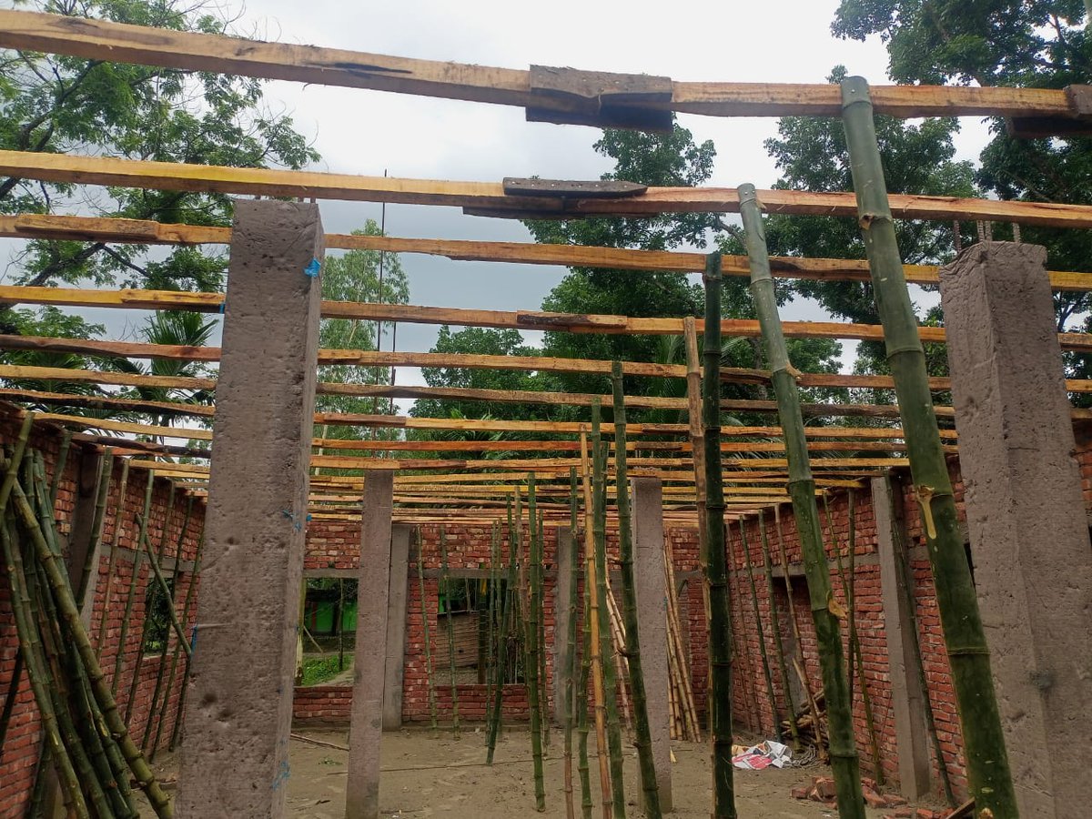 IDF_BD's tweet photo. Alhamdulillah, the IDF is currently working on the shuttering for the roof casting of a mosque in Aditmari Upazila, Lalmonirhat District. InshaAllah, the roof casting work is expected to be completed within the next 2–3 days. Please keep this noble effort in your prayers. https://t.co/z1EmOIaGTh