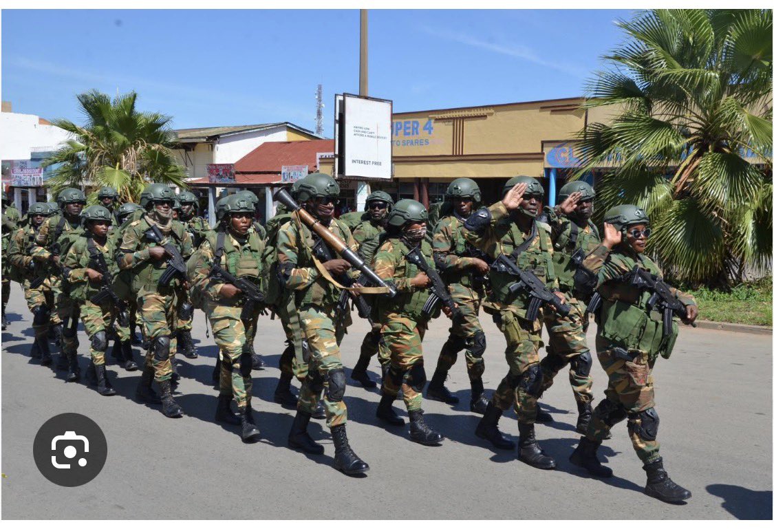 baelenge_irenge's tweet photo. #RDC : Des informations en provenance du #Tanganyika indiquent que la localité de #Moliro est passée sous contrôle de la #ZDF, l’armée zambienne. Située à près de 350 km de #Moba, cette zone frontalière contraste avec la situation à Moba, toujours tenue par les #FARDC. https://t.co/TQ8eqOPW9h