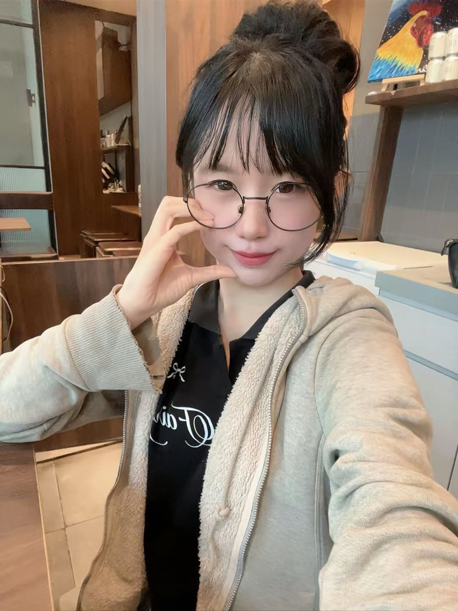 vivi tweet media