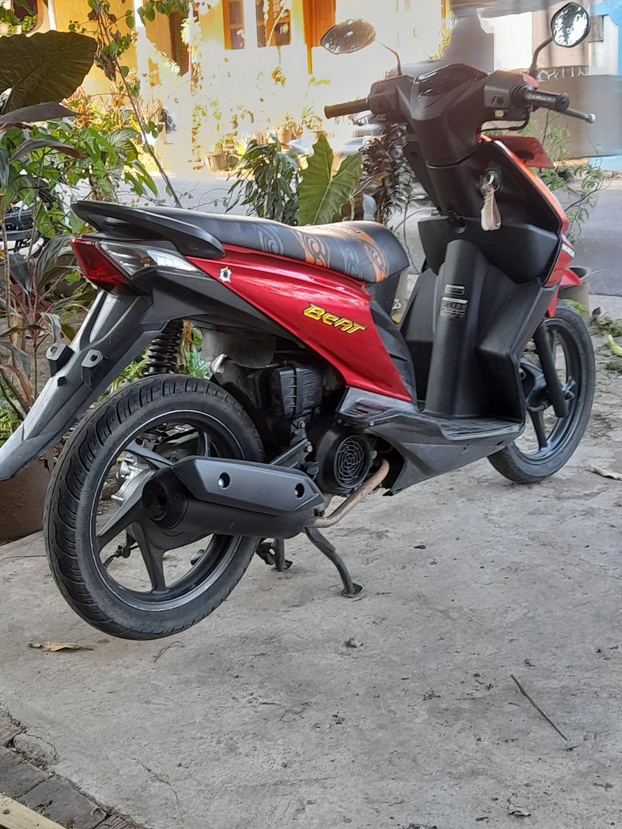 orangsedih tweet media