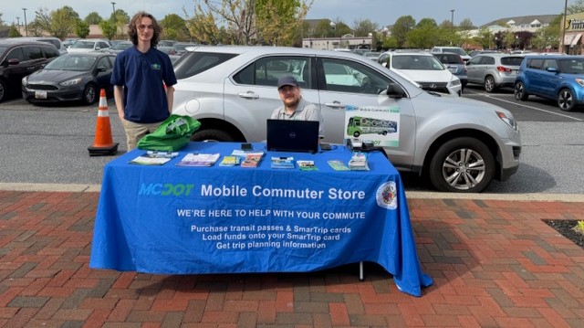 MCDOTNow's tweet image. The MCDOT Commuter Store is in the shop🛠️ but, our reps will be at these locations today!
☑️6:00am-10:00am🌐Germantown Transit Center in #GermantownMD
☑️10:30am-12:45pm🌐Village of Friendship Heights Community Center in #ChevyChaseMD  #mdcommuters #commuting