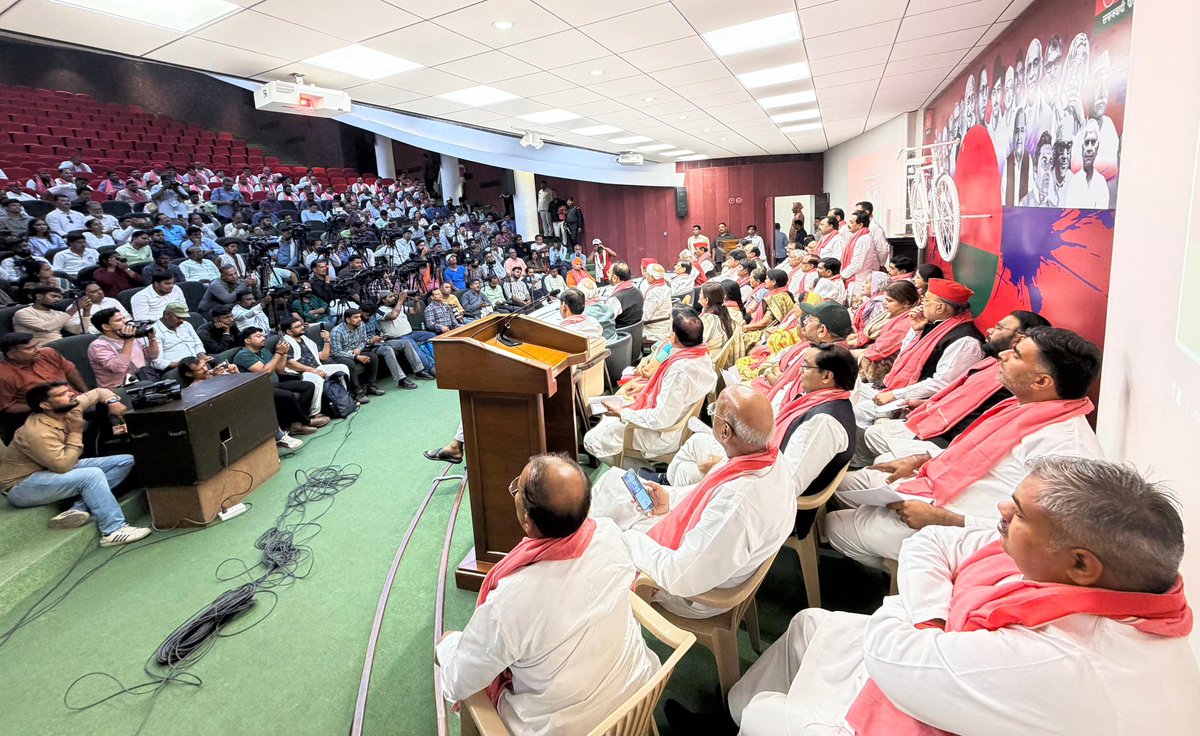 Akhilesh Yadav tweet media