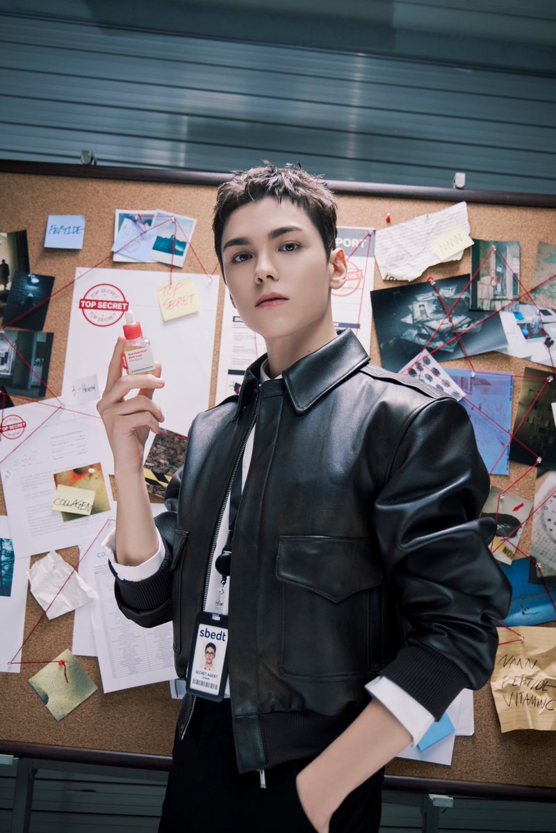 𝗦𝗕𝗘𝗗𝗧 𝘄𝗶𝘁𝗵 𝗩𝗘𝗥𝗡𝗢𝗡
⠀
📂 𝗦𝗞𝗜𝗡 𝗧𝗥𝗢𝗨𝗕𝗟𝗘 𝗖𝗔𝗦𝗘.
버논이 들고 있는 트러블 사건의 해결책은?🕵️
레드어성초 바하 리노 릴리프 앰플
⠀
특허 레드어성초가 민감한 피부를 빠르게 진정시키고
바하리노가 피지를 부드럽게 풀어
트러블을 케어해줍니다

점점 더워지는 날씨에
