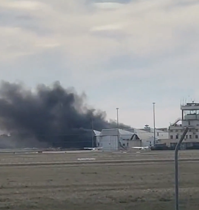 theinspire72961's tweet image. #ALERT: 2 dead, at least 10 injured after plane crashes into hangar at #Australia’s Parafield Airport