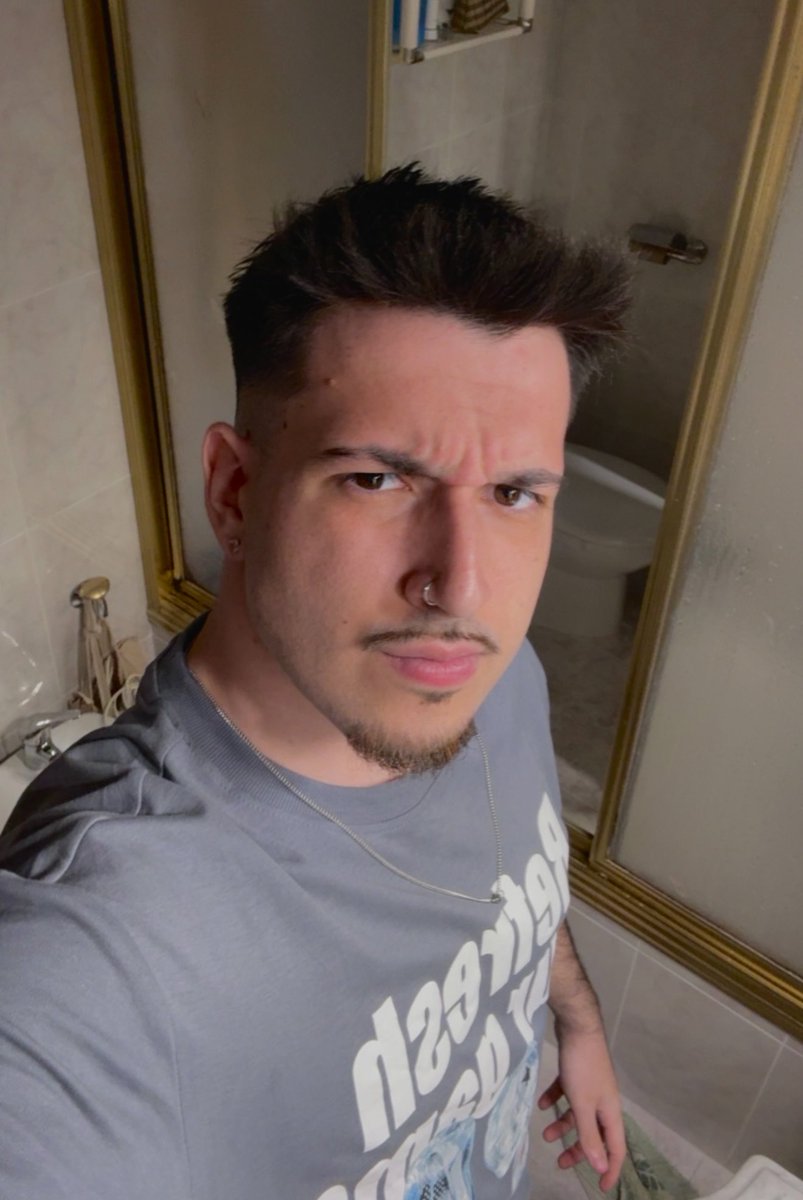 AlexCastleZ tweet media
