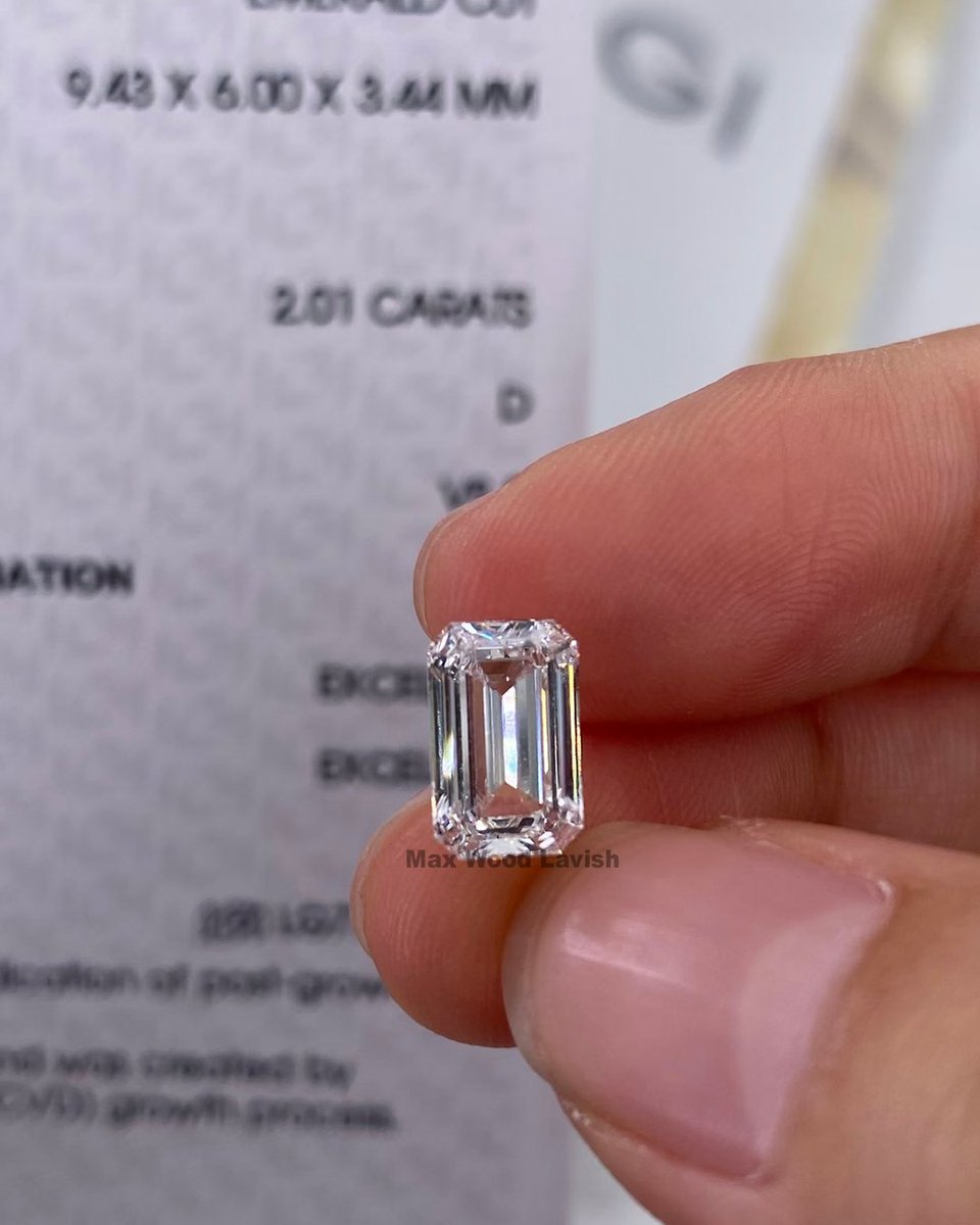 MaxWood283428's tweet image. 2.01CT Emerald Cut D VS1 diamond showcasing sleek step facets, exceptional brilliance, and timeless sophistication.

📩 DM for availability &amp;amp; pricing 
🔗 WhatsApp: lavishlabgrowndiamond.short.gy/dY83bb
#LavishLabGrownDiamond #EmeraldCutDiamond #DColorDiamond #VS1 #LabGrownLuxury #DiamondLove