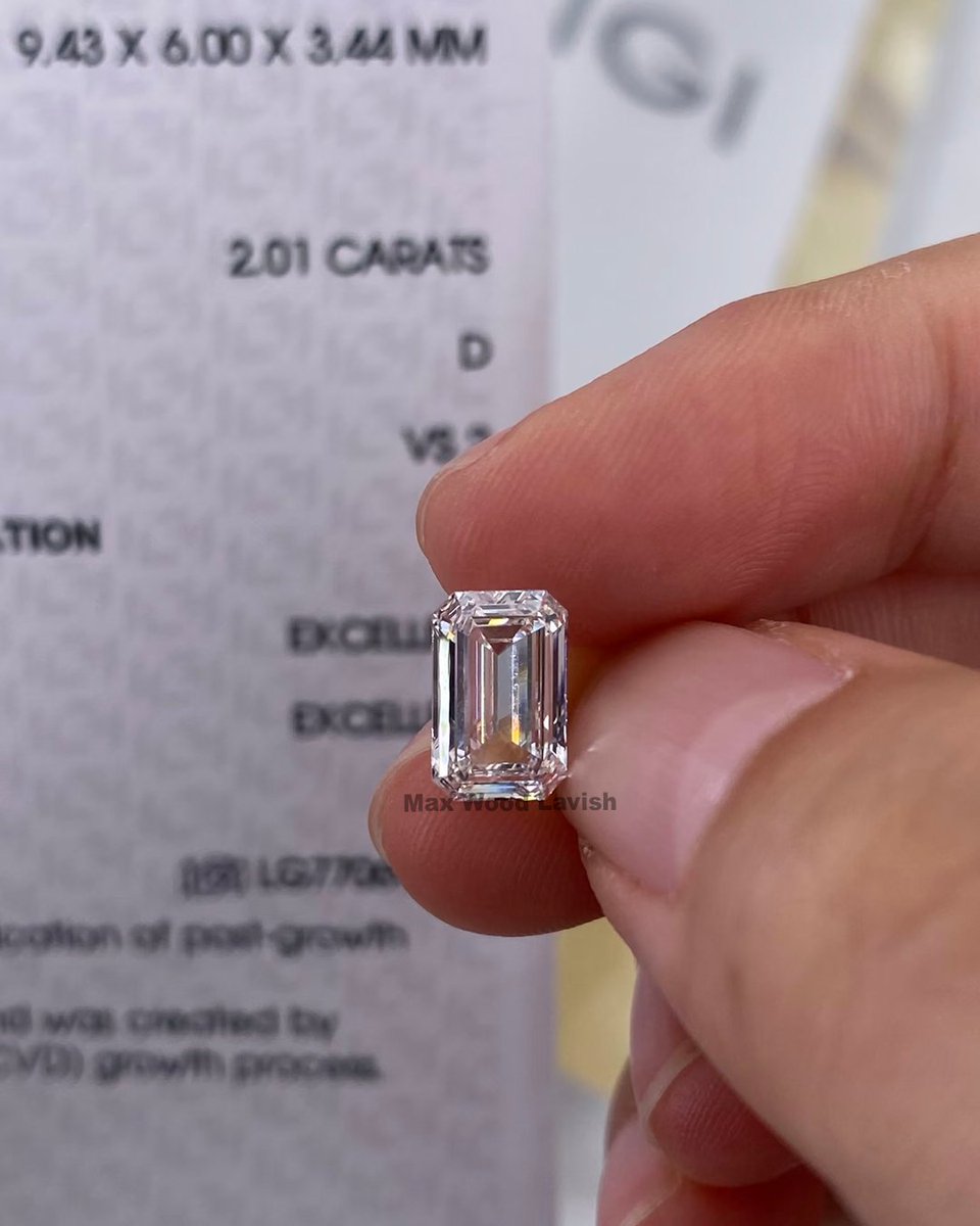 MaxWood283428's tweet image. 2.01CT Emerald Cut D VS1 diamond showcasing sleek step facets, exceptional brilliance, and timeless sophistication.

📩 DM for availability &amp;amp; pricing 
🔗 WhatsApp: lavishlabgrowndiamond.short.gy/dY83bb
#LavishLabGrownDiamond #EmeraldCutDiamond #DColorDiamond #VS1 #LabGrownLuxury #DiamondLove