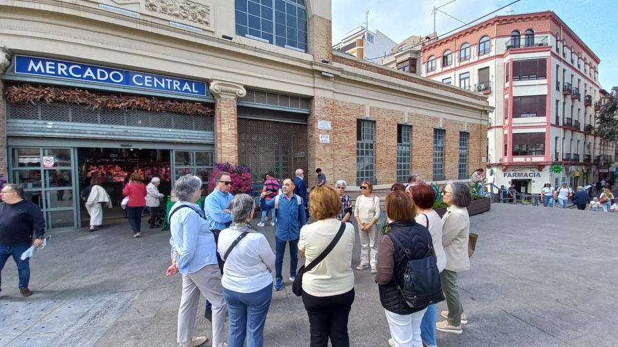 marqalicante's tweet image. Hoy con #ASAUTE, realizamos ruta urbana "El Modernismo en #Alicante"
Plaza 25 de mayo y Mercado Central 
#MARQ