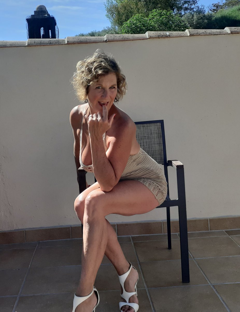 Molly Milf tweet media