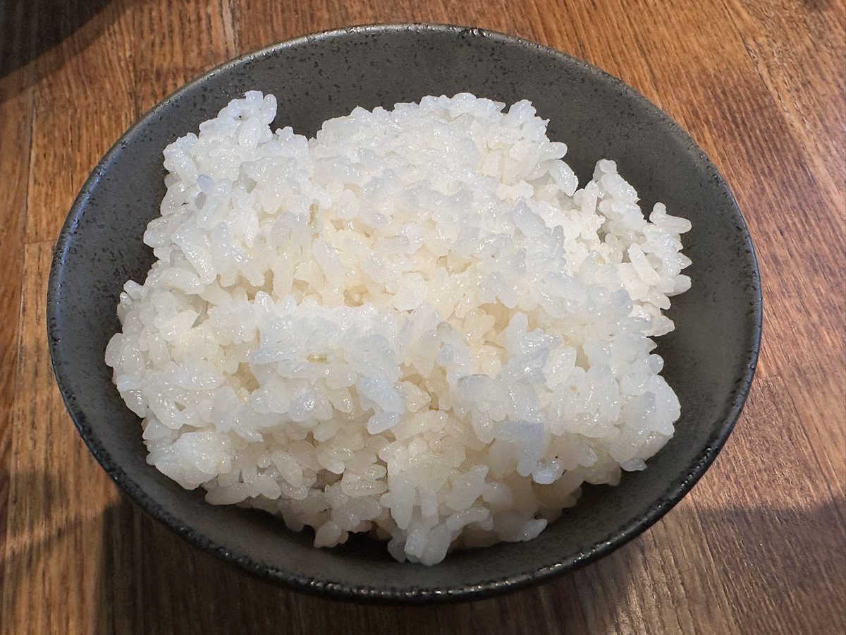 チエ tweet media