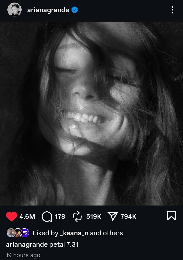 itszahied's tweet image. Arianators will be breaking streaming records this year nuhh🤌🤭#sheisback #arianator #petal @TeamArianaHQ @AriNewsOfficial @ArianaToday