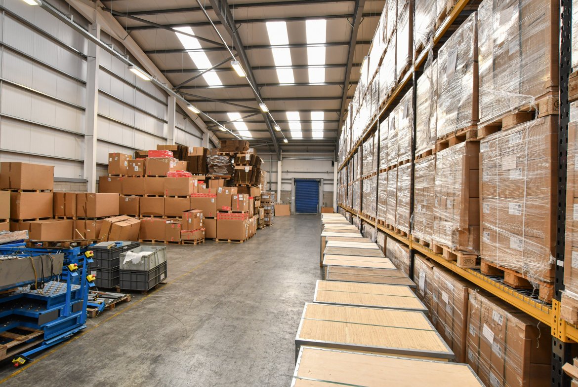 CBRE_NI's tweet image. A prime opportunity has become available in an established #commercial location in #Craigavon.

This modern, self-contained #warehouse within the Charlestown Road Industrial Estate, extends to c. 33,300 sq. ft on a 3.1-acre site, offering scale &amp;amp; strong operational functionality.