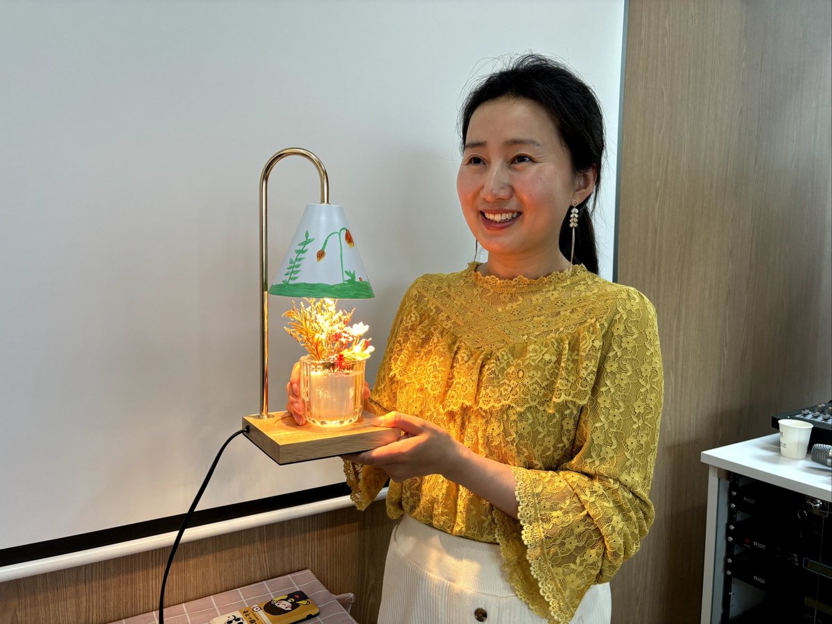 RitaFox70Rita's tweet image. "Turn old glass jars into glowing night lights! Clean + add fairy lights + seal—5 mins, zero waste, max coziness  #UpcycleHacks #EcoLiving"