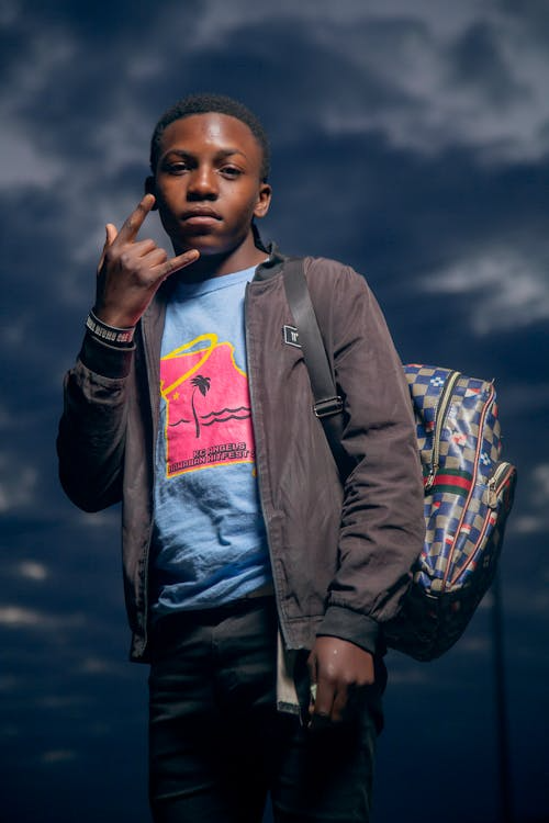 In November 2008, a police officer shot and killed a young boy suspected of panning diamonds in Chiadzwa. He ripped his head open with an avalanche of bullets. When he had killed the boy, the officer was condemned by some of his colleagues. He became afraid. He just sat quietly