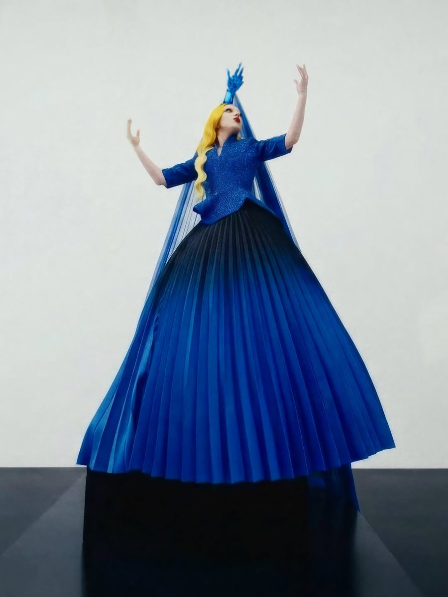 RDT Lady Gaga tweet media