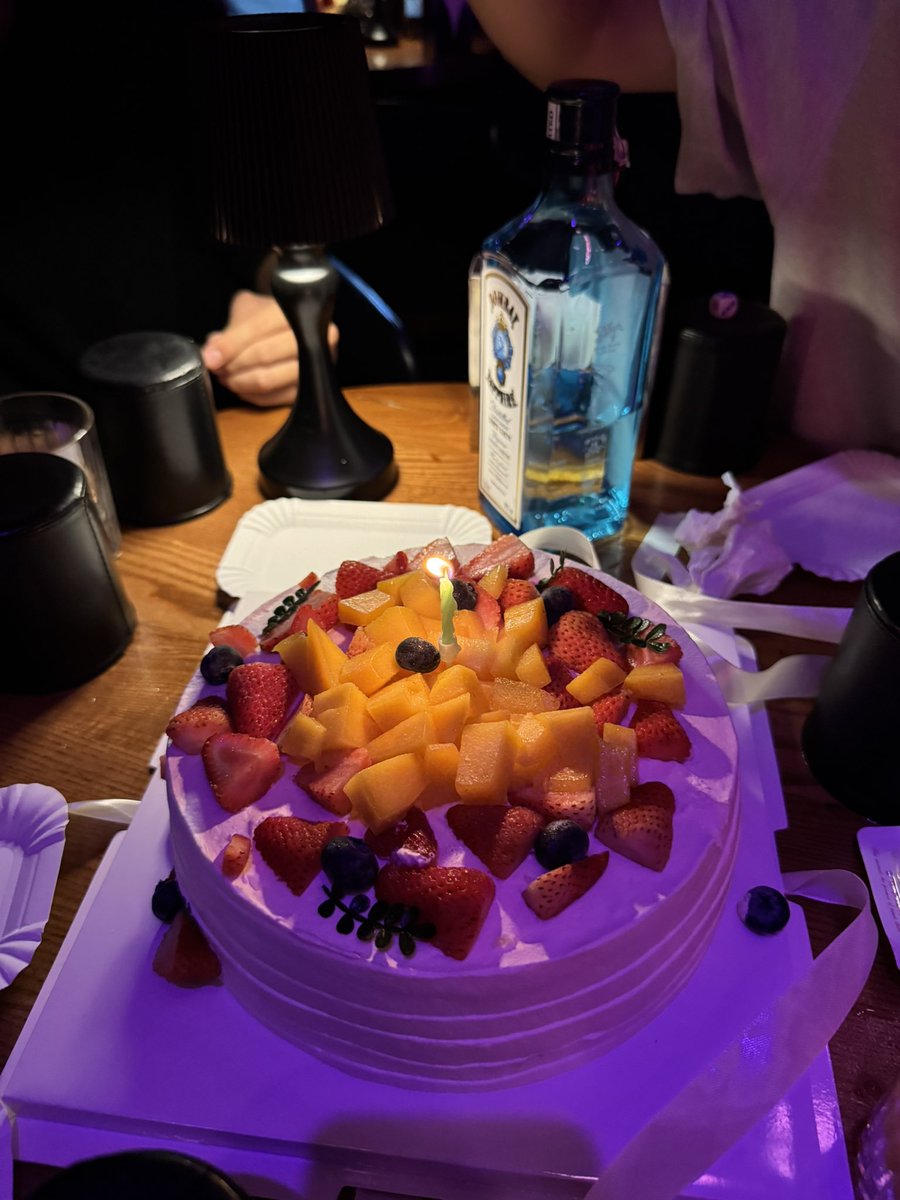 Gr1z15236's tweet image. 这波是20岁生日 #zazoo