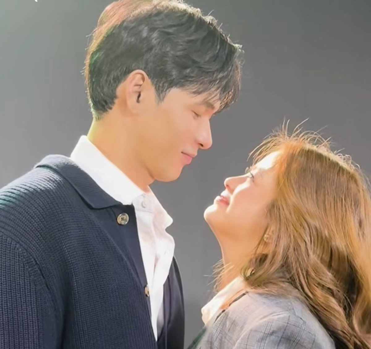 Them looking at each other

WILBEA VPCA GOLDEN NIGHT
WILBEA VPCA GOLDEN NIGHT