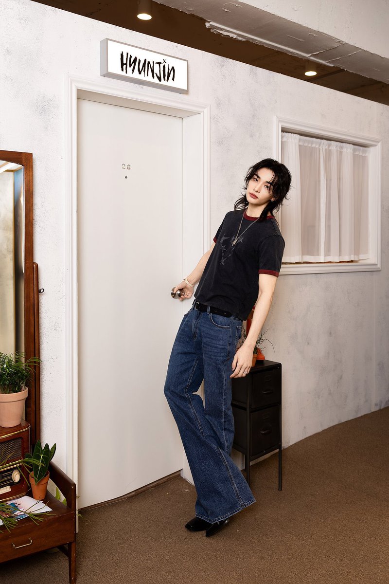 hyunjin pics tweet media